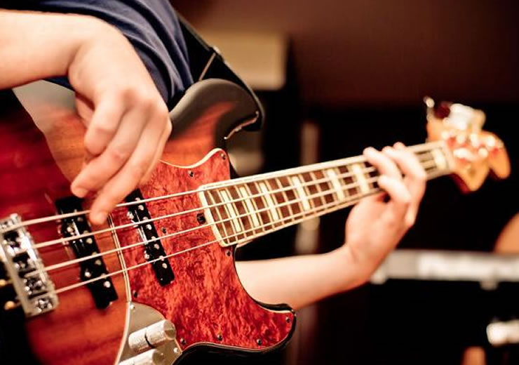Point-Music-Aulas-de-musica-baixo