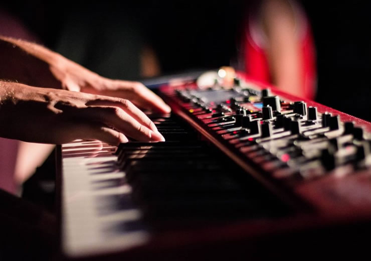 Point-Music-Aulas-de-musica-teclado